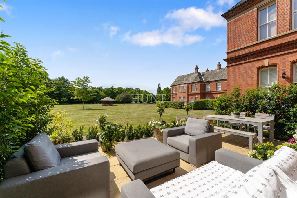 Northumberland House, Woodford Green, IG8