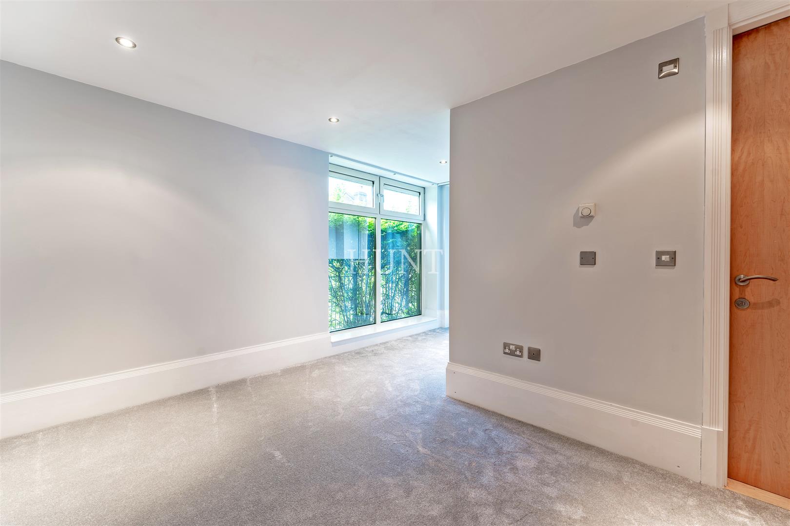 The Atrium, Buckhurst Hill, IG9 - Slide 17