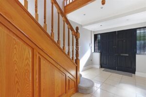 High Road, Chigwell, IG7