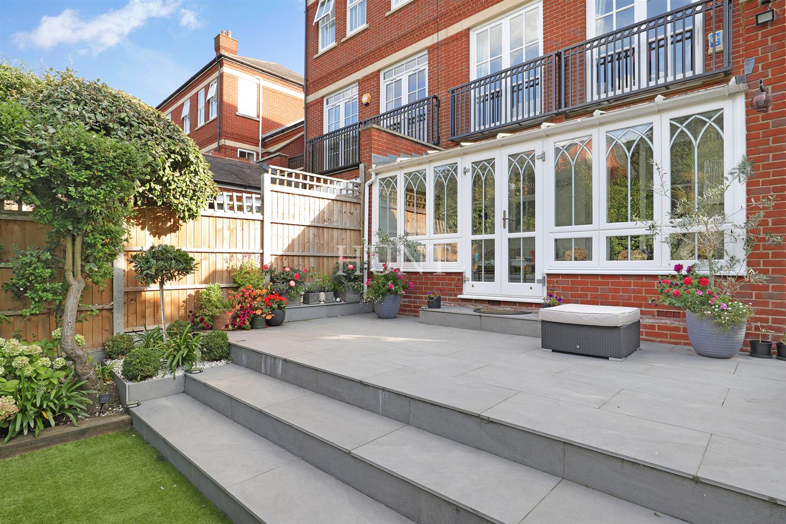 Rosebury Square, Woodford Green, IG8 - Slide 12