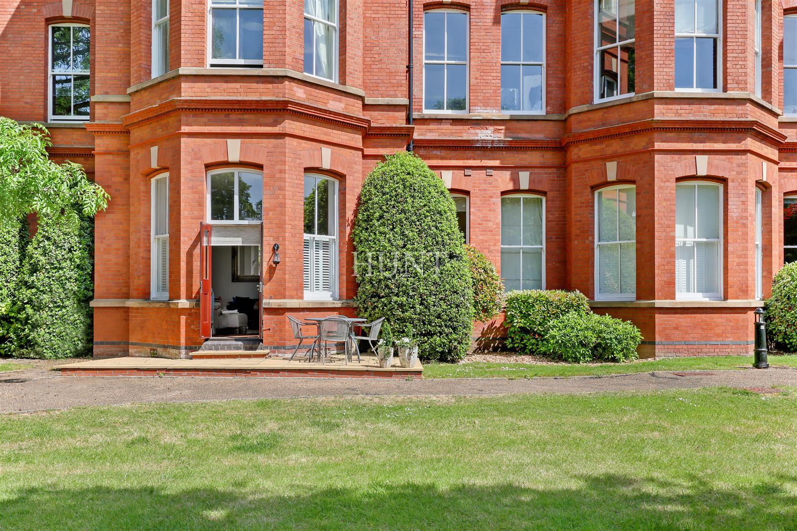 Sutherland House, Woodford Green, IG8 - Slide 14