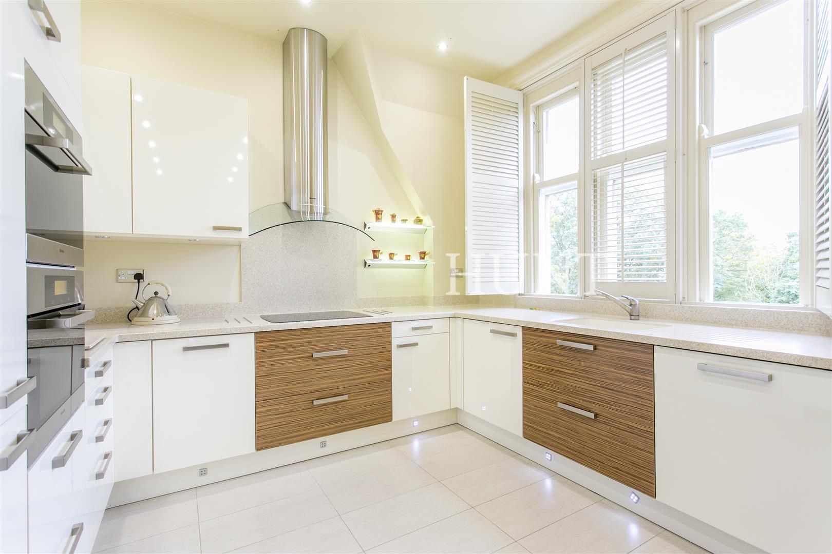 Montague House, Woodford Green, IG8 - Slide 14