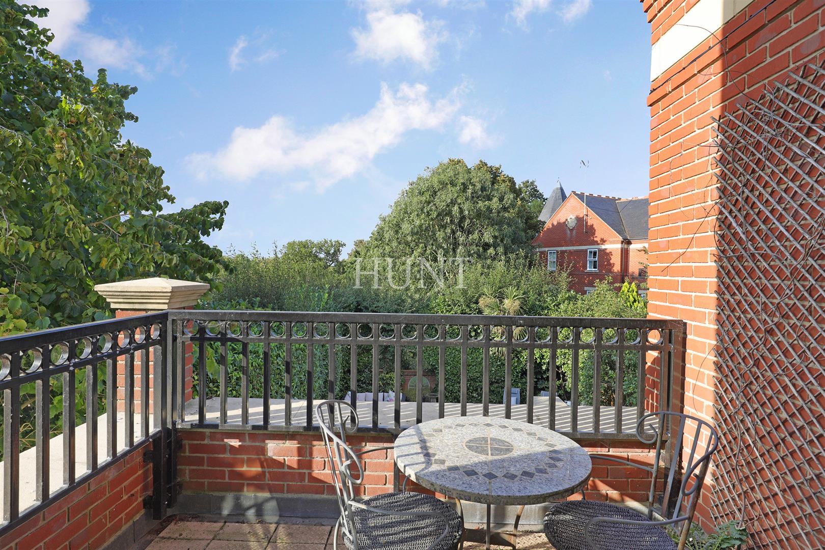 Rosebury Square, Woodford Green, IG8 - Slide 13