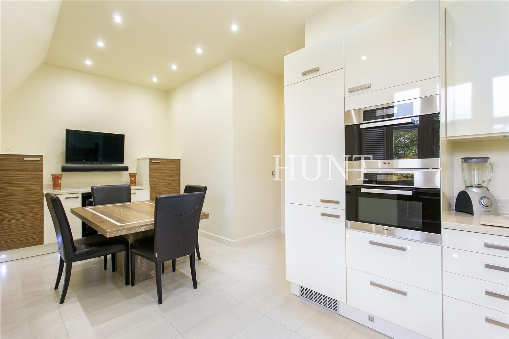 Montague House, Woodford Green, IG8 - Slide 15