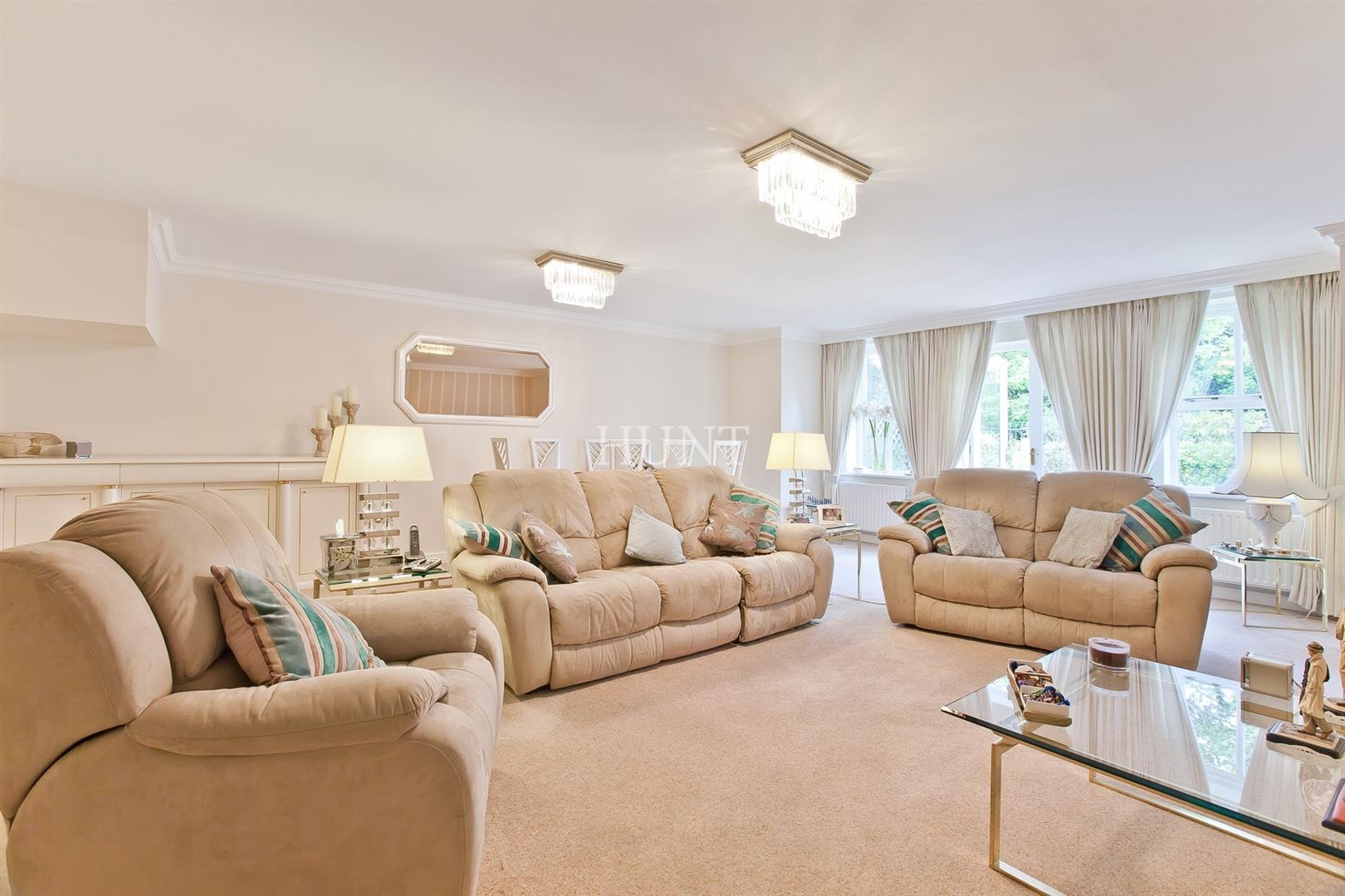 Regents Drive, Woodford Green, IG8 - Slide 14