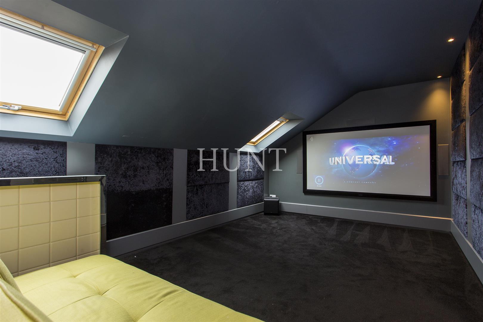 Burnt House, Chigwell, IG7 - Slide 16