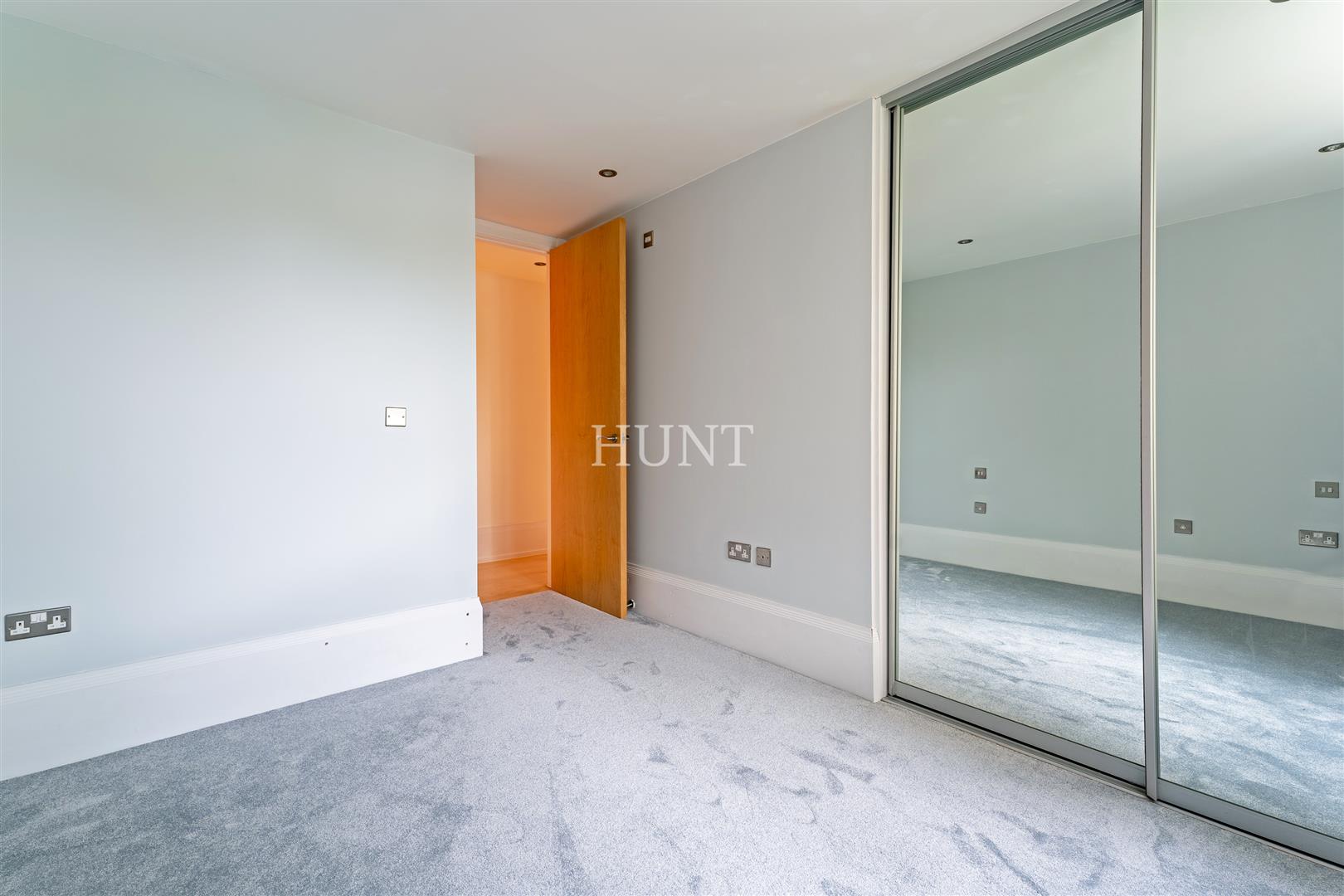 The Atrium, Buckhurst Hill, IG9 - Slide 3