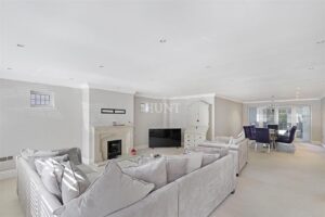 High Road, Chigwell, IG7 - Cover