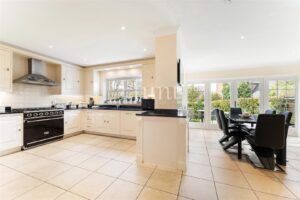 Regents Drive, Woodford Green, IG8