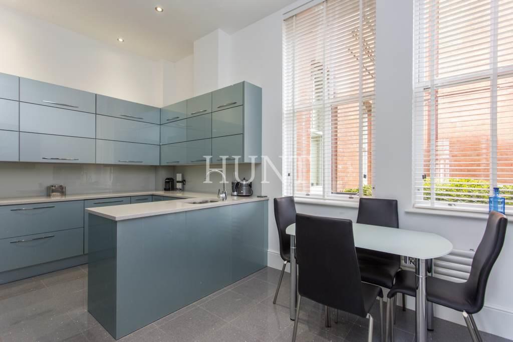 Sutherland House, Woodford Green, IG8 - Slide 20