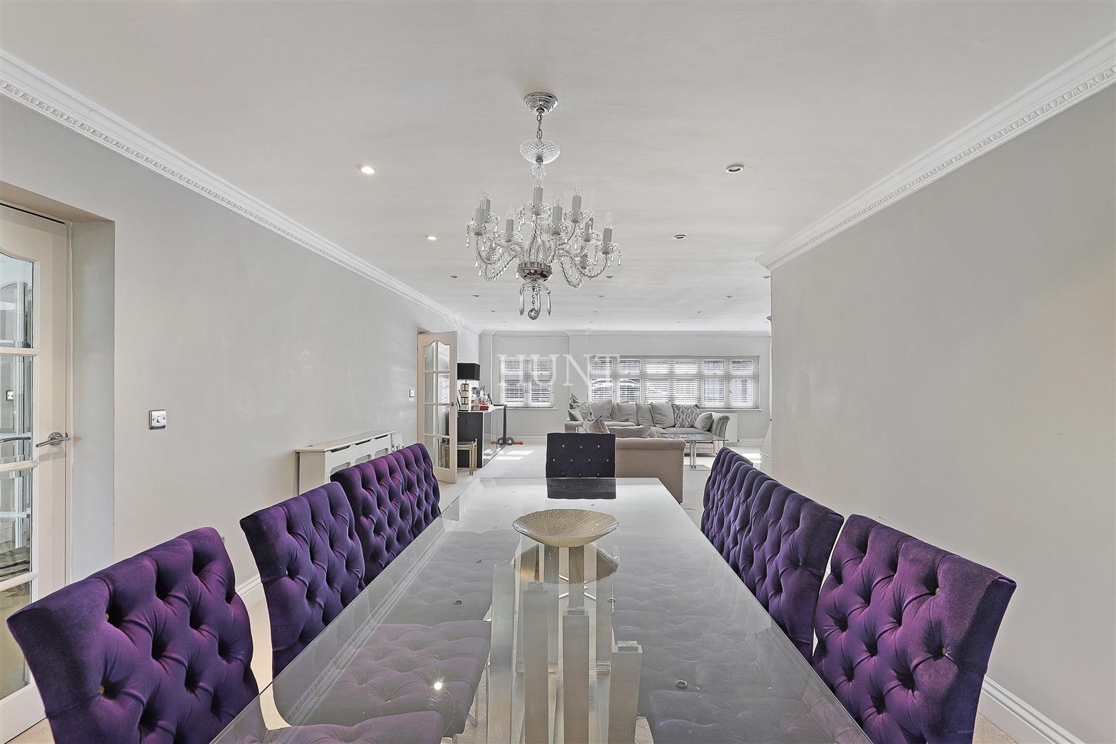 High Road, Chigwell, IG7 - Slide 23