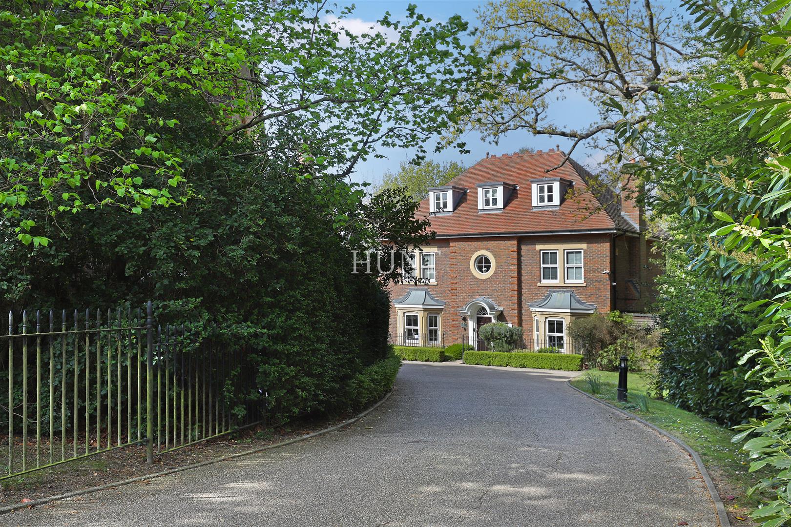 Regents Drive, Woodford Green, IG8 - Slide 22