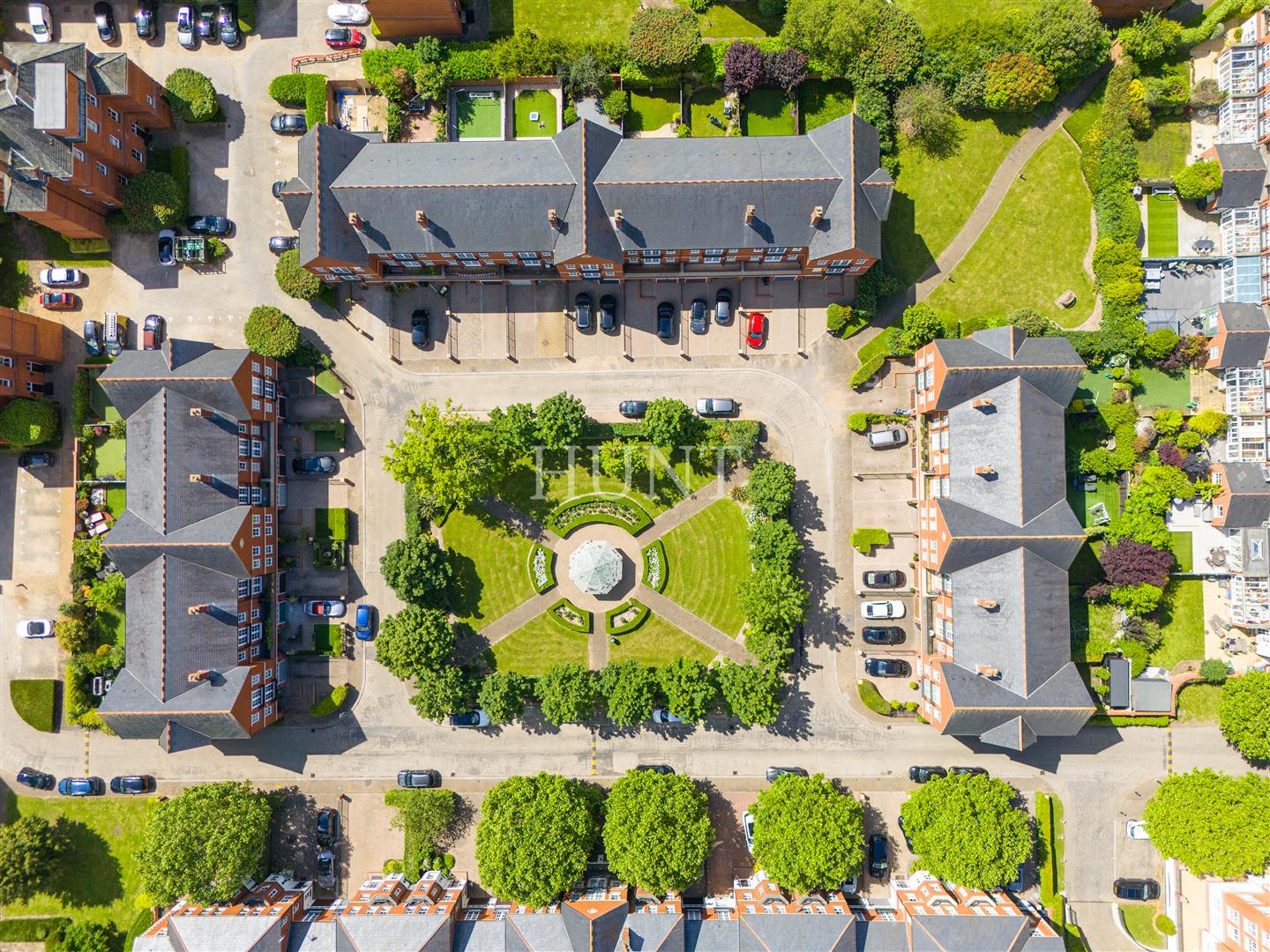 Brandesbury Square, Woodford Green, IG8 - Slide 24