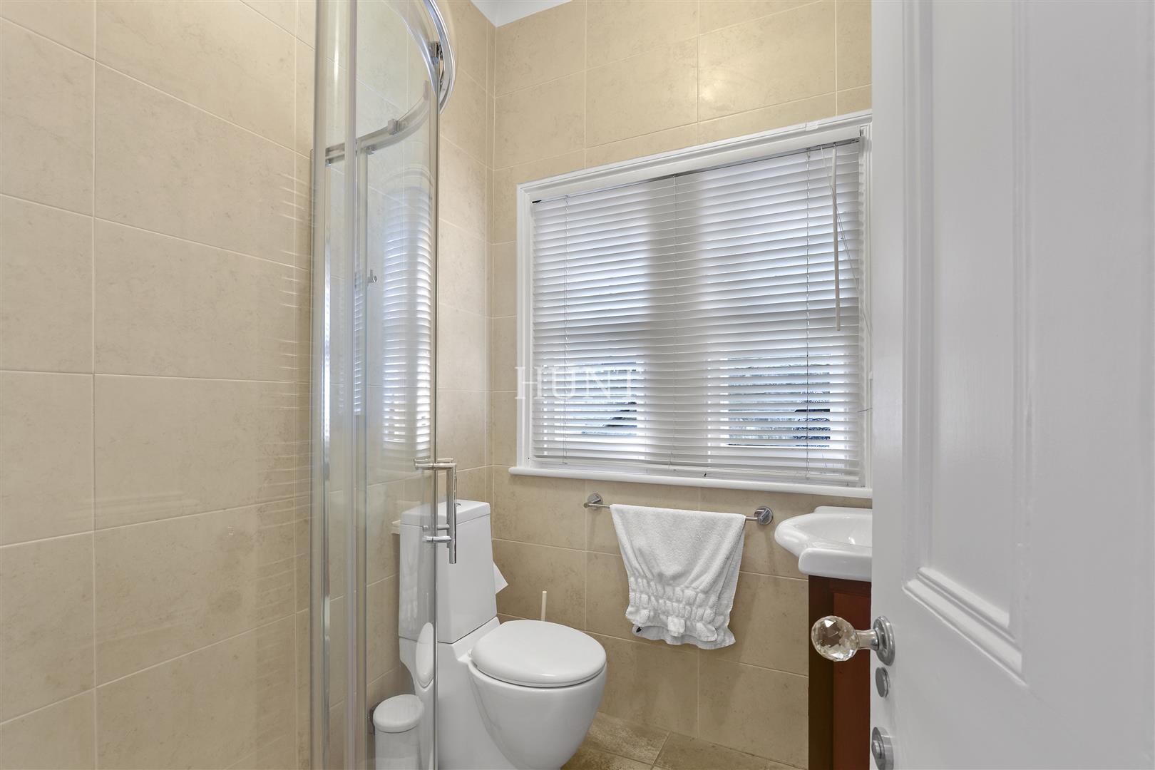Broomhill Road, Woodford Green, IG8 - Slide 25