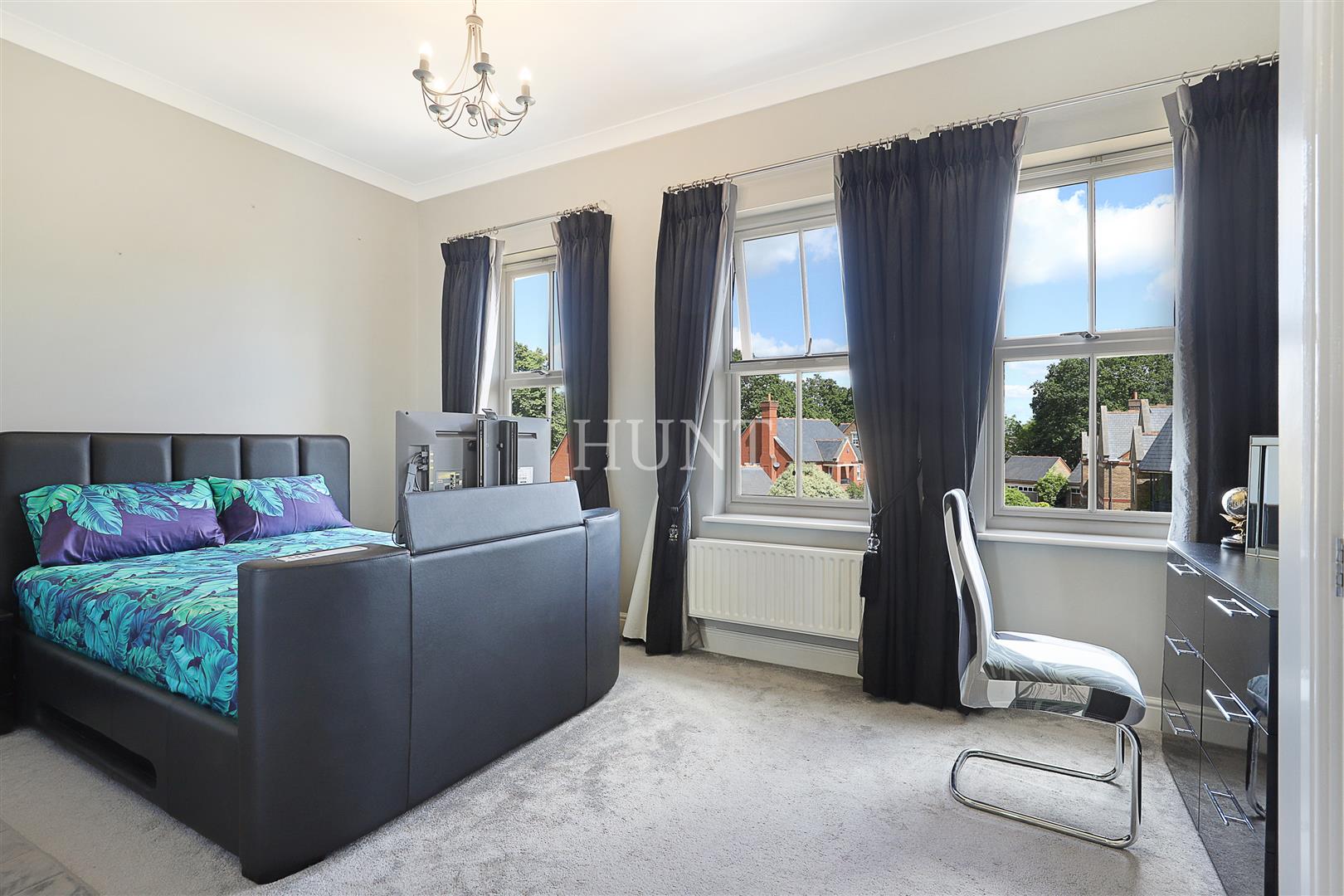 Brandesbury Square, Woodford Green, IG8 - Slide 27