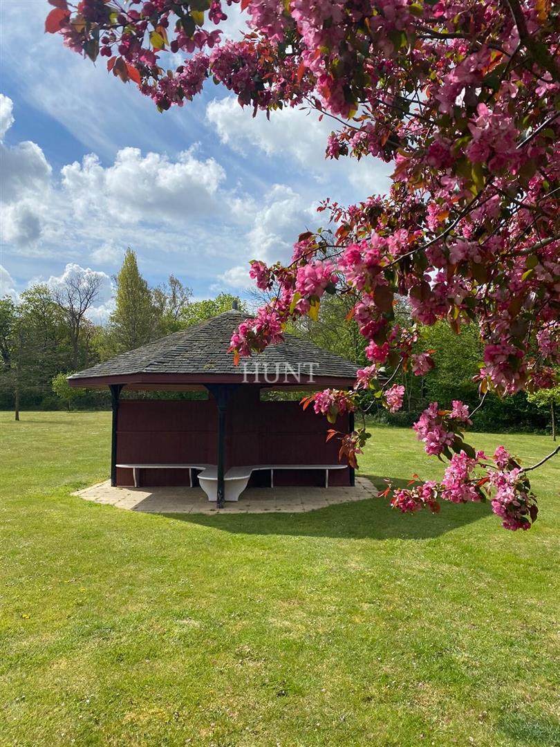 Northumberland House, Woodford Green, IG8 - Slide 29