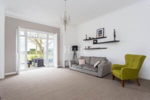 Burnt House, Chigwell, IG7