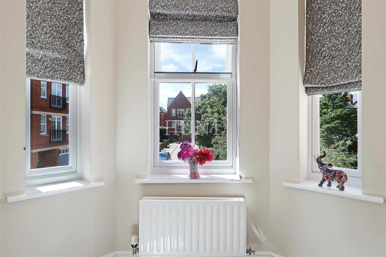 Brandesbury Square, Woodford Green, IG8 - Slide 31