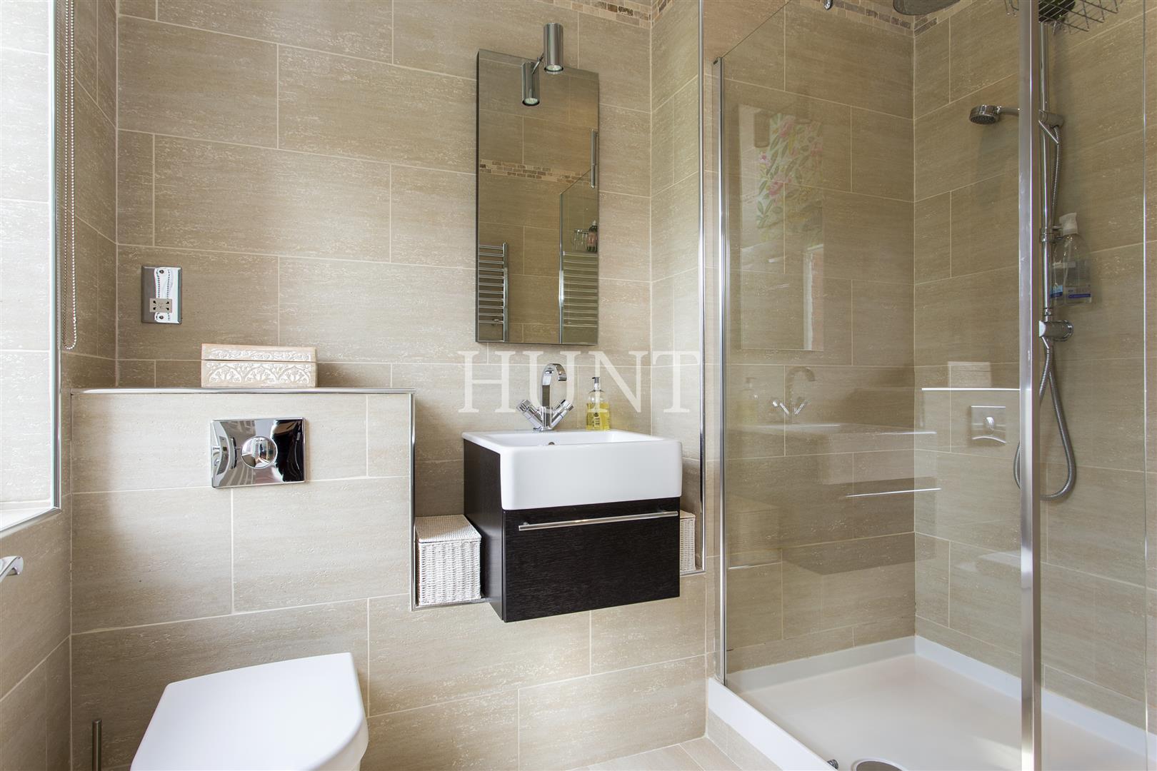 Sutherland House, Woodford Green, IG8 - Slide 32