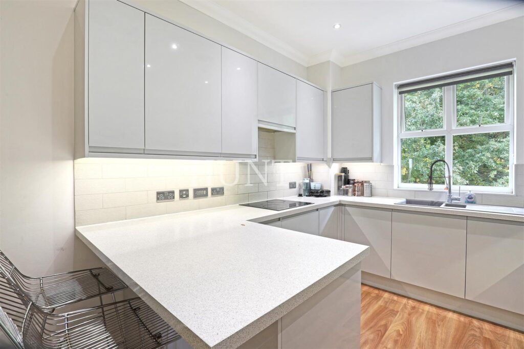 The Manor, Woodford Green, IG8
