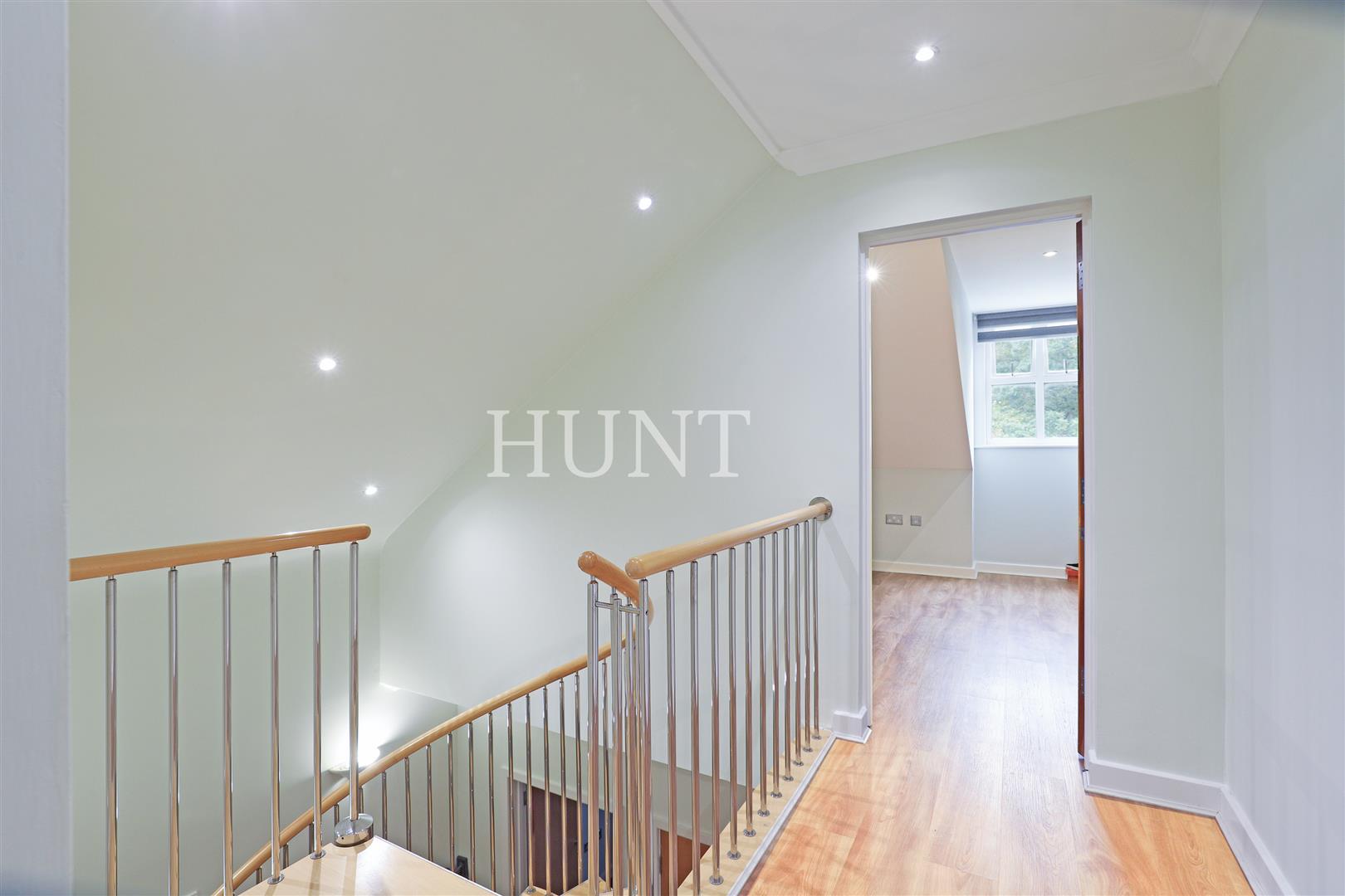 The Manor, Woodford Green, IG8 - Slide 40