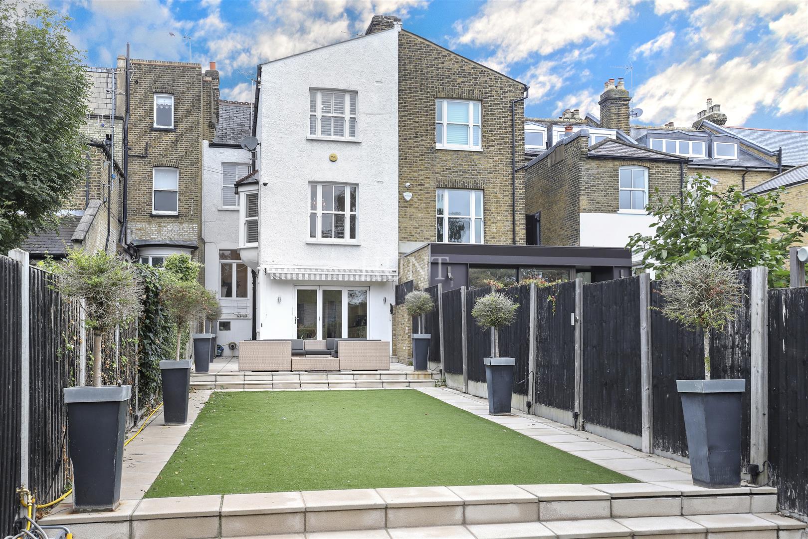 Broomhill Road, Woodford Green, IG8 - Slide 40