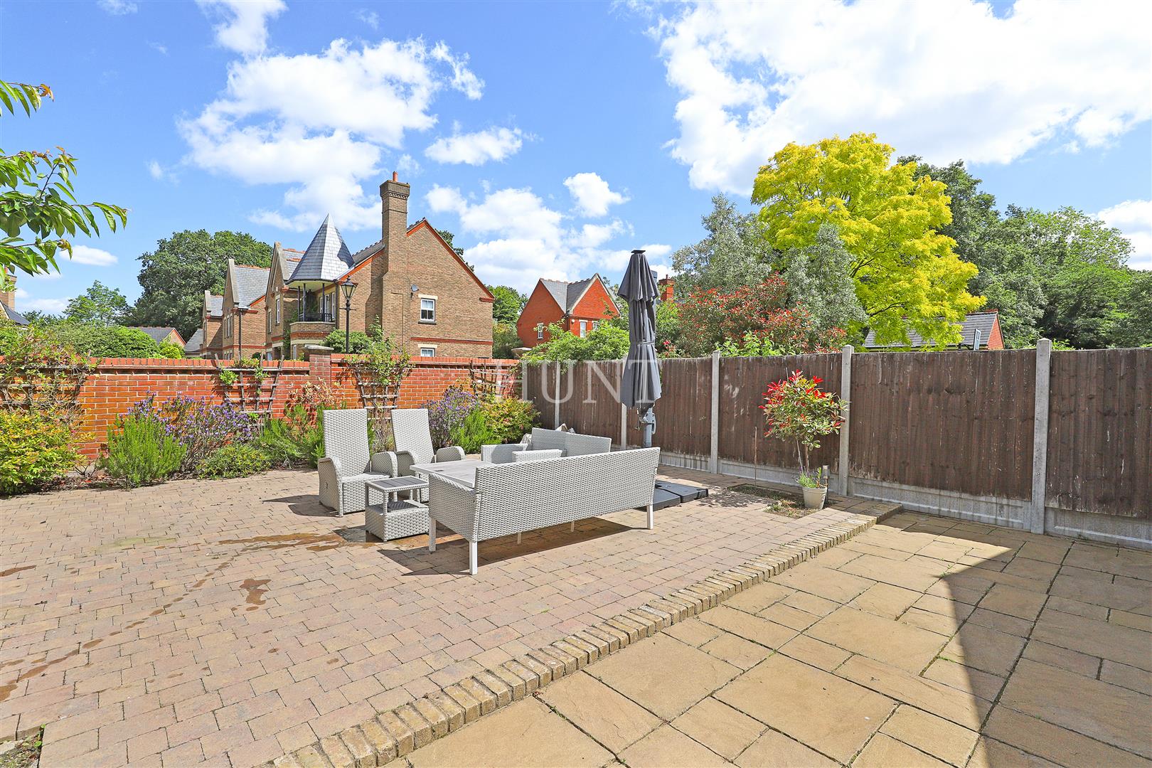 Brandesbury Square, Woodford Green, IG8 - Slide 44