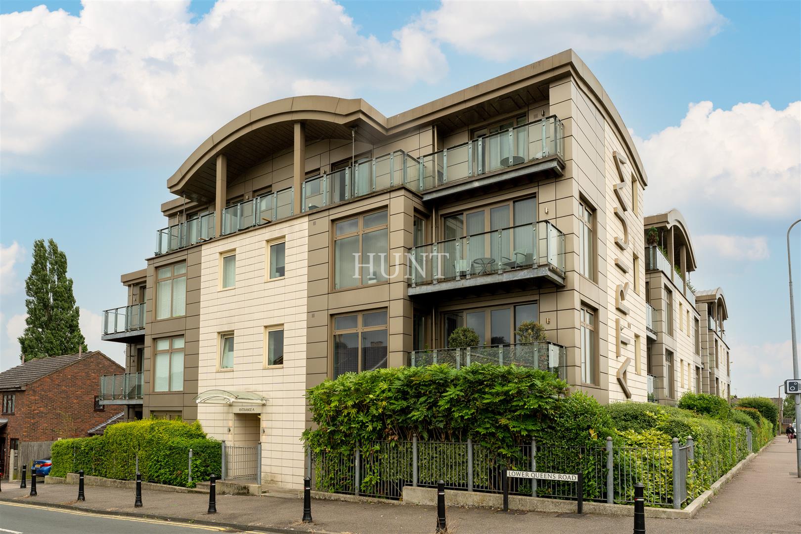 The Atrium, Buckhurst Hill, IG9 - Slide 13