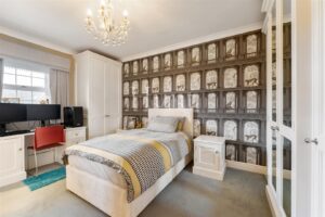 Regents Drive, Woodford Green, IG8