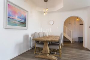Burnt House, Chigwell, IG7