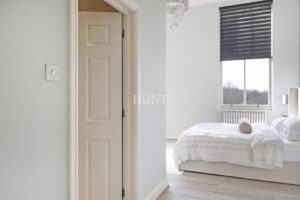 Brandesbury Square, Woodford Green, IG8
