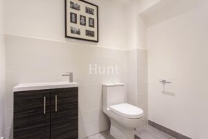 Burnt House, Chigwell, IG7