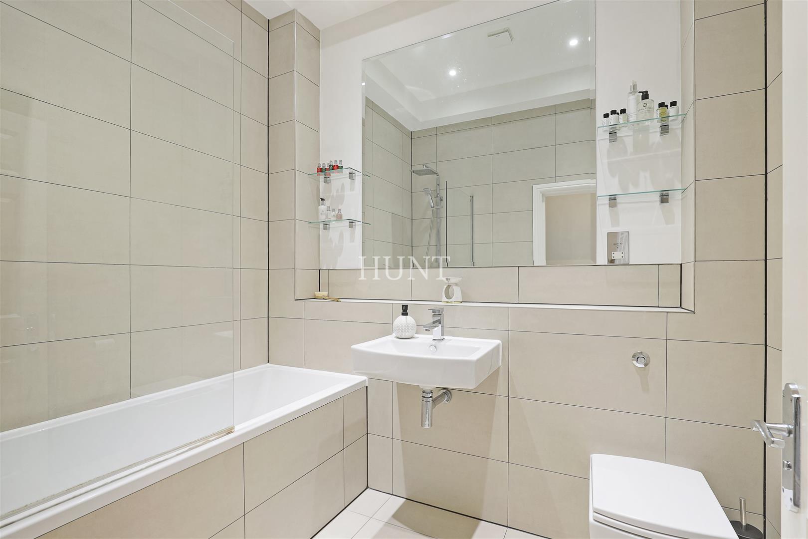 Brandesbury Square, Woodford Green, IG8 - Slide 9