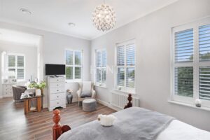 Rosebury Square, Woodford Green, IG8