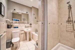 Brandesbury Square, Woodford Green, IG8