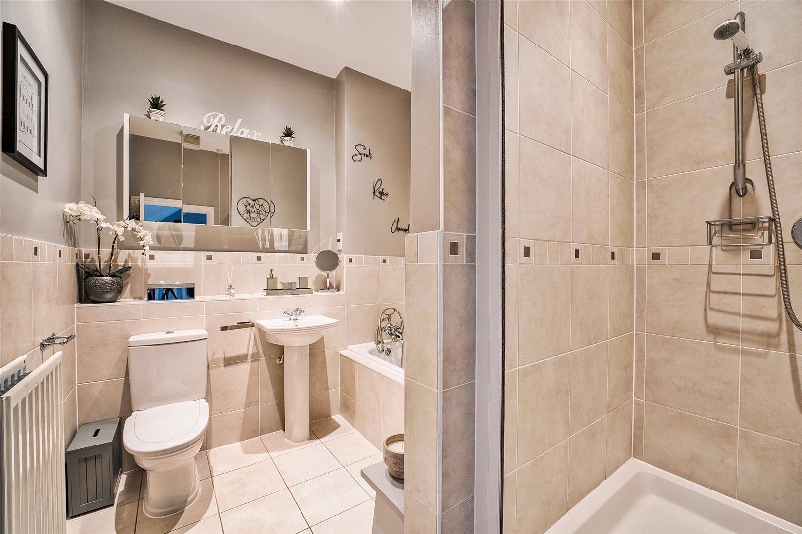 Brandesbury Square, Woodford Green, IG8 - Slide 8