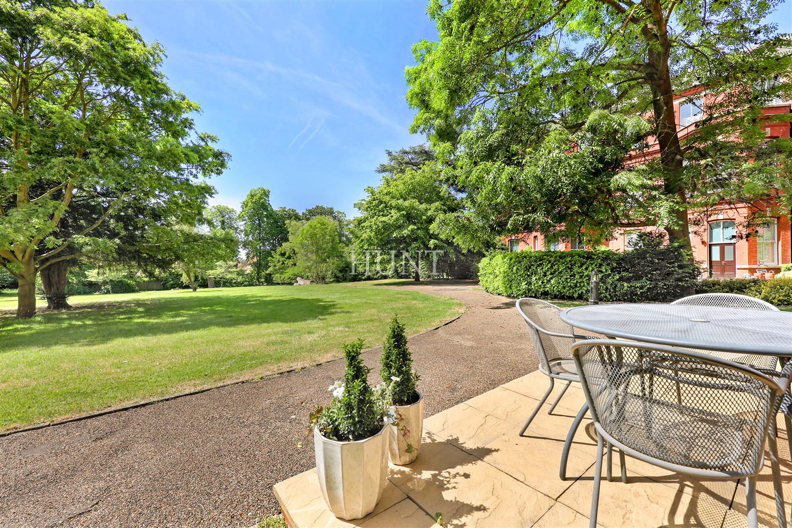 Sutherland House, Woodford Green, IG8 - Slide 10