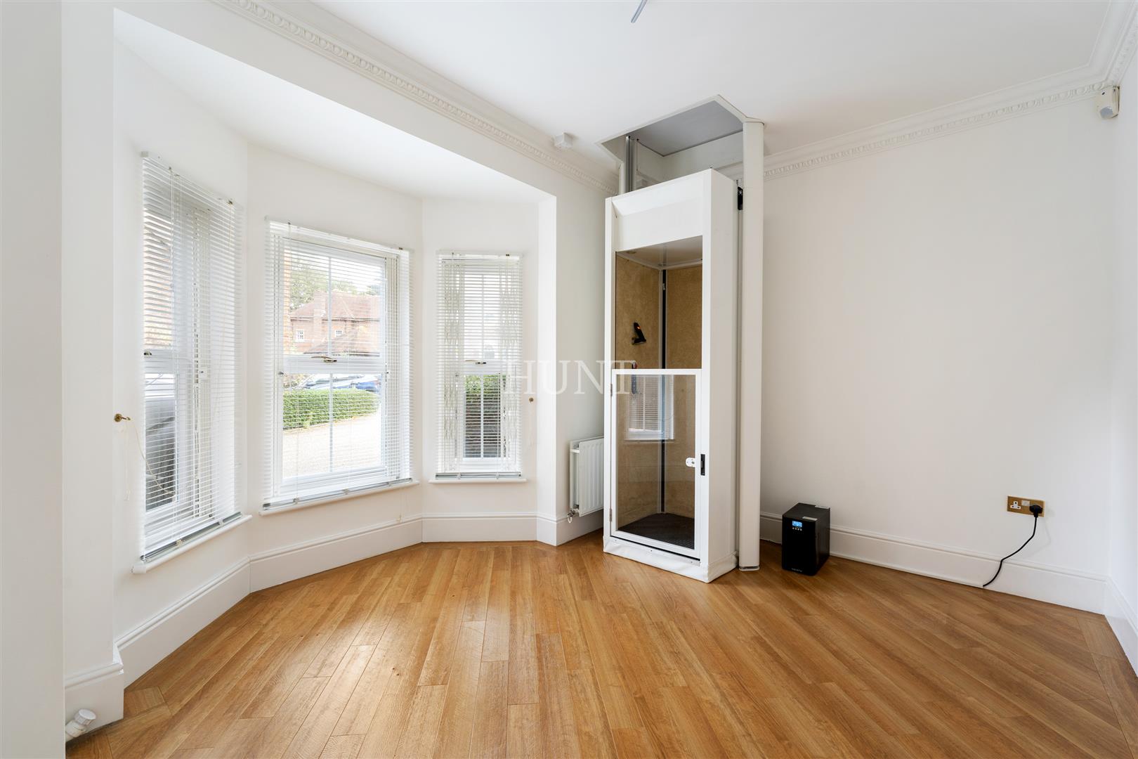 Regents Drive, Woodford Green, IG8 - Slide 8
