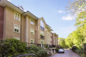 The Manor, Woodford Green, IG8