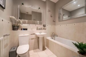 Brandesbury Square, Woodford Green, IG8