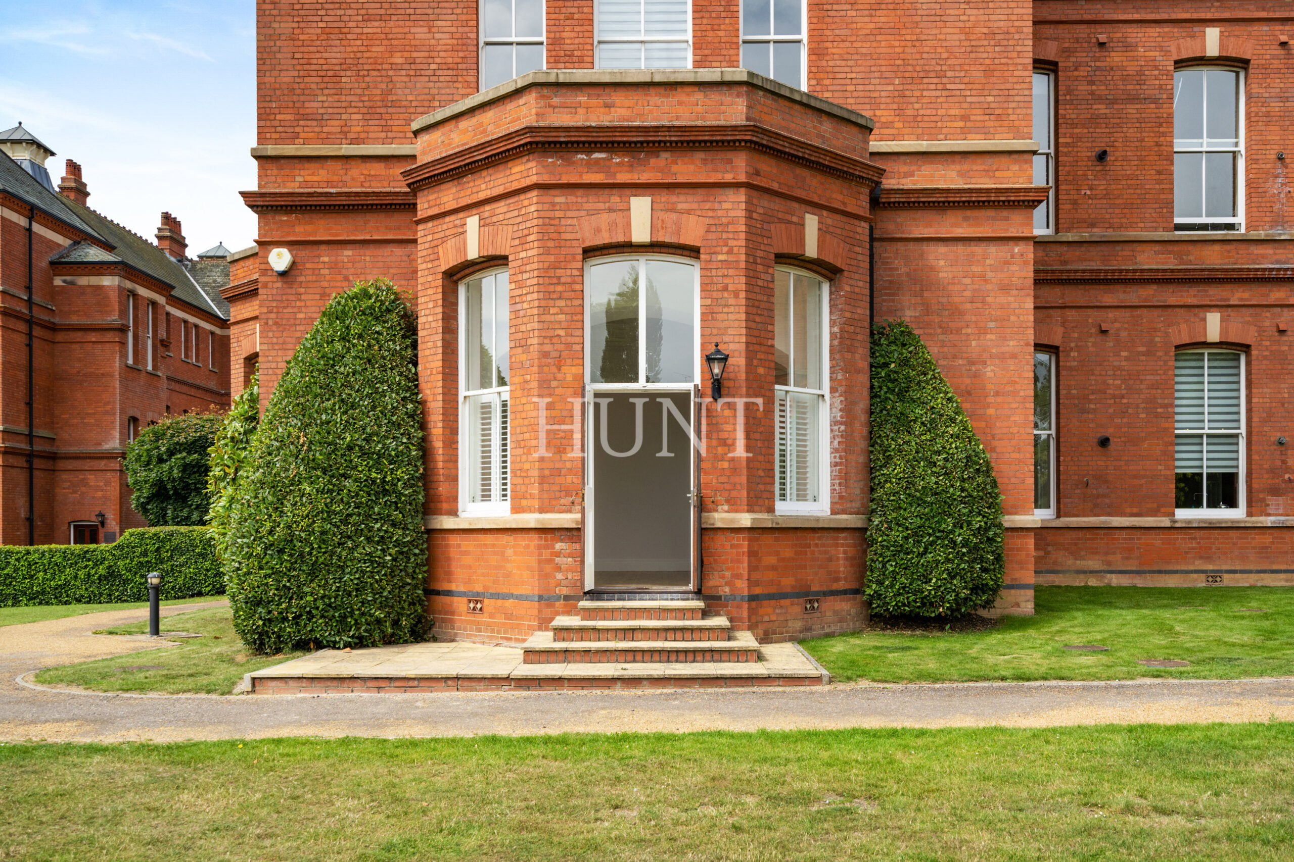 Goldsmith House, Repton Park, Woodford Green IG8 - Slide 20