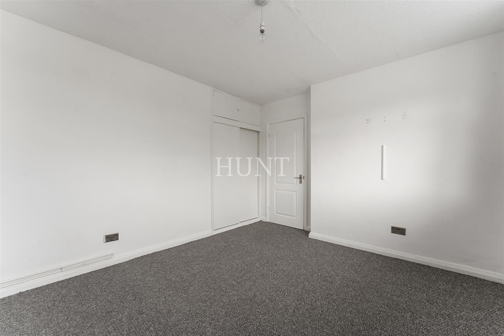 Triton Court, Buckhurst Hill, IG9 - Slide 4