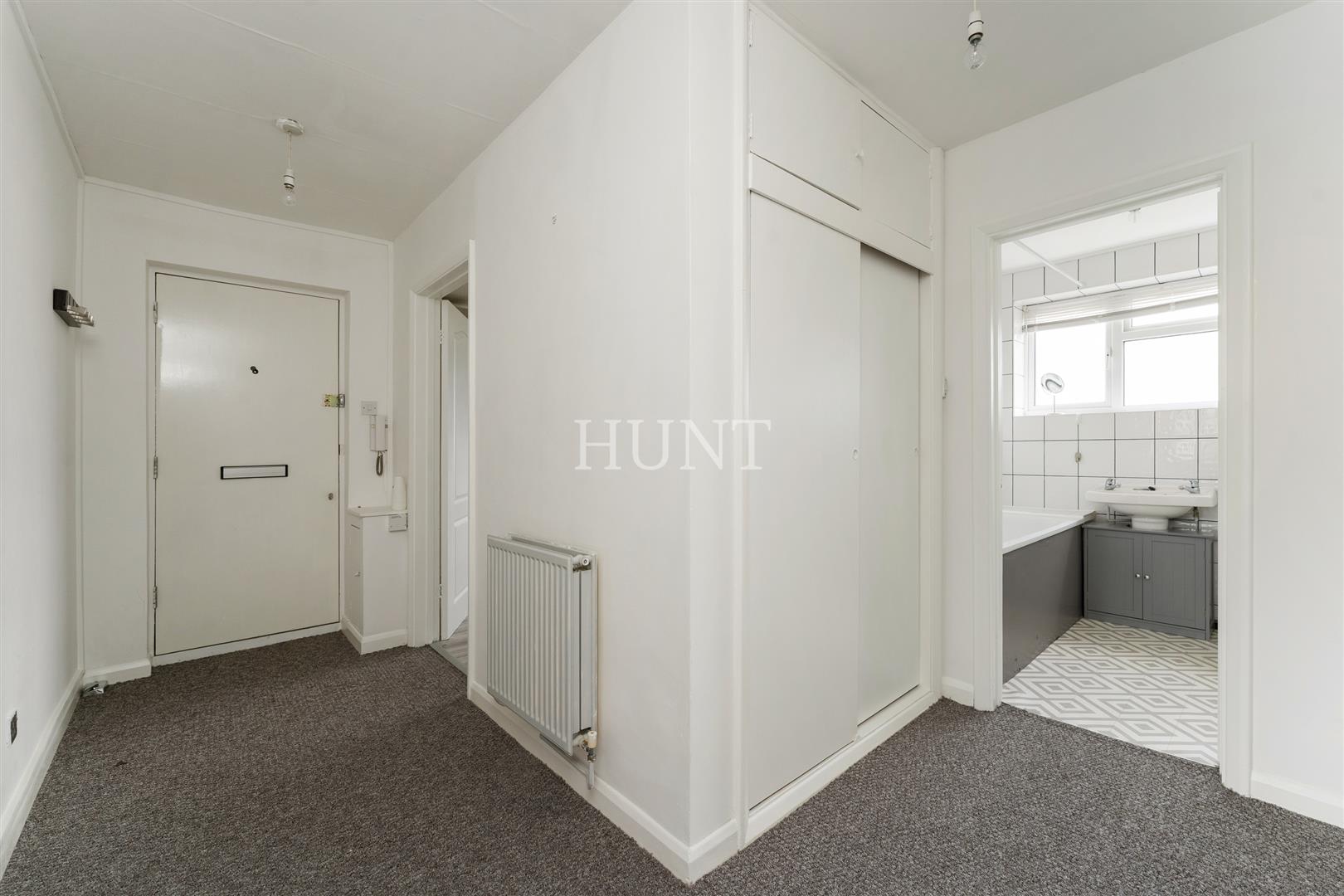 Triton Court, Buckhurst Hill, IG9 - Slide 7