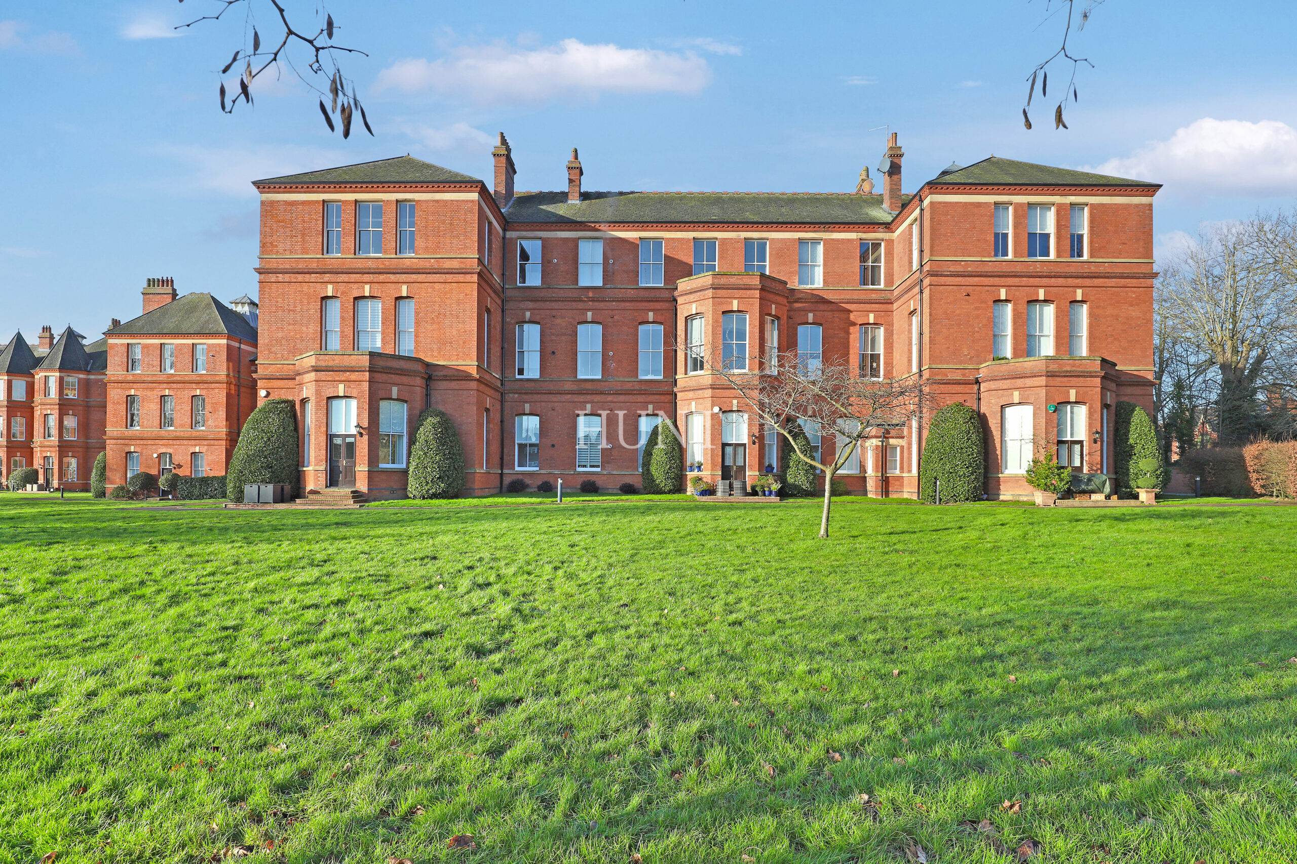 Goldsmith House, Repton Park, Woodford Green IG8 - Slide 11