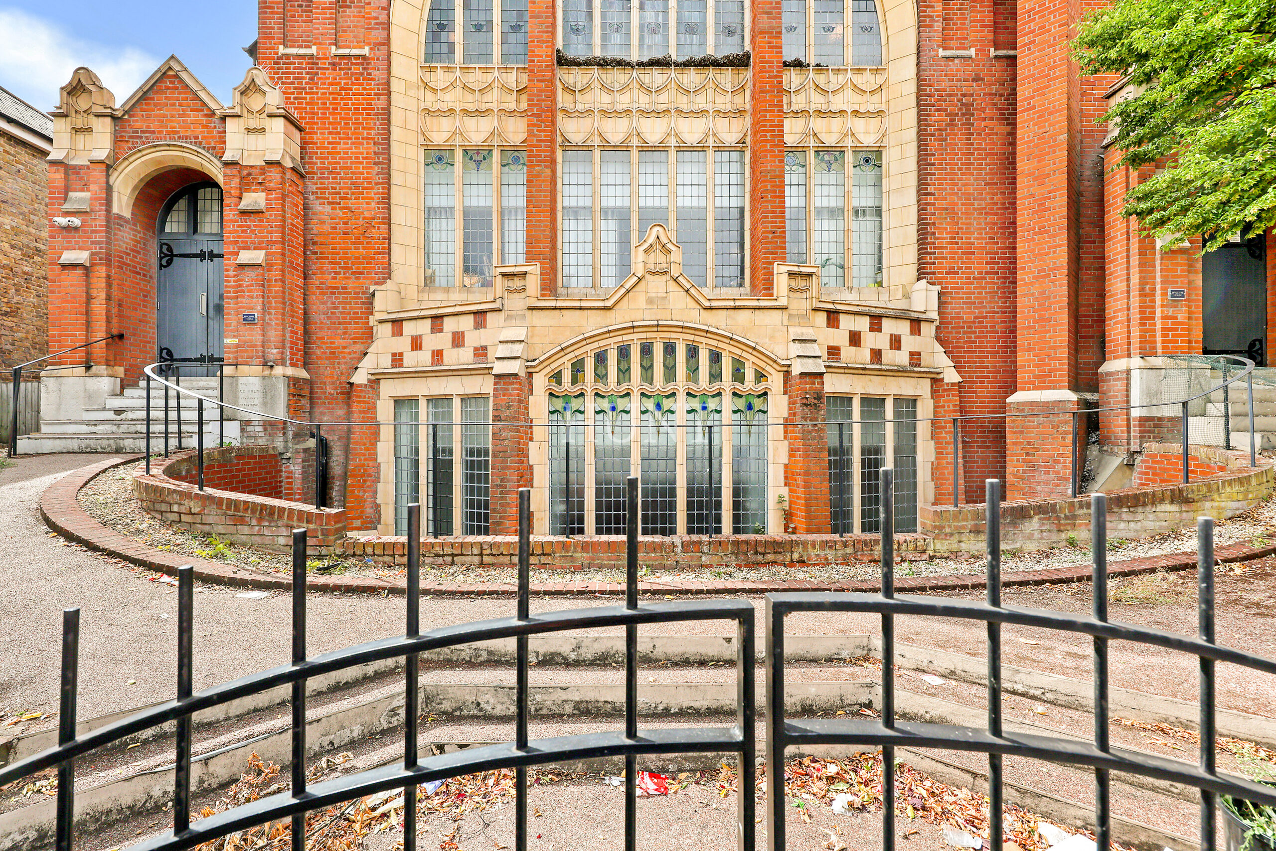Wycliffe House, Cranbrook Road Ilford, IG1 - Slide 3