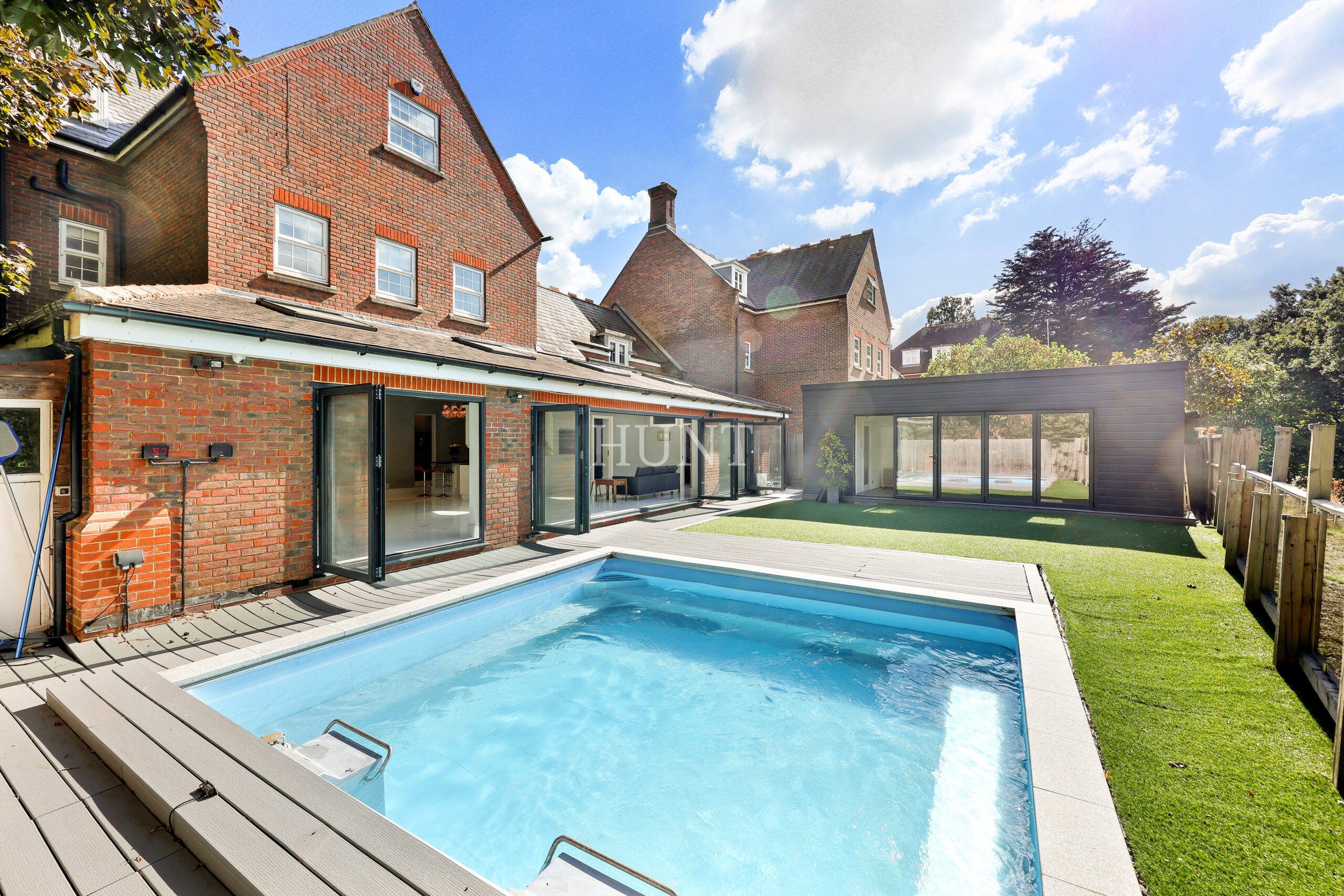 Regents Drive, Repton Park, Woodford Green, IG8 - Slide 12