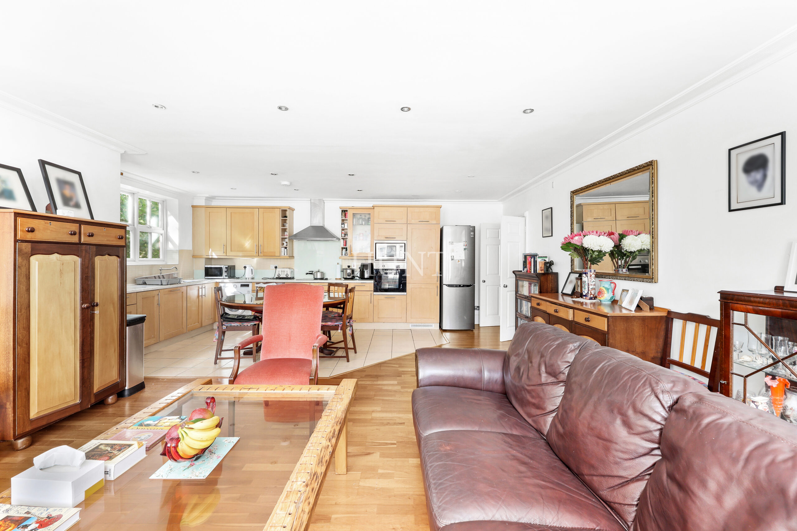 Cheltenham House, Repton Park, Woodford Green, Essex, IG8 - Slide 8