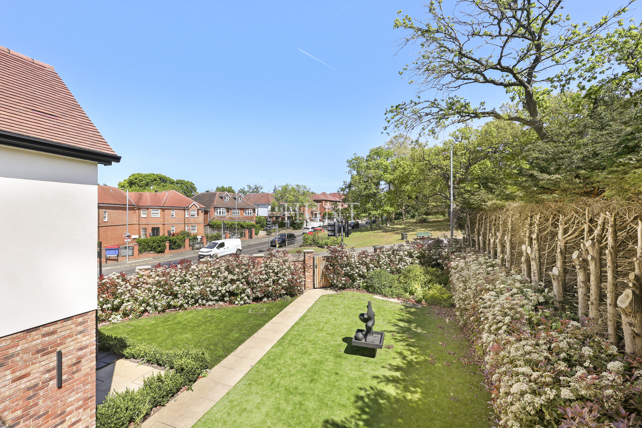 Manor Road Chigwell, IG7